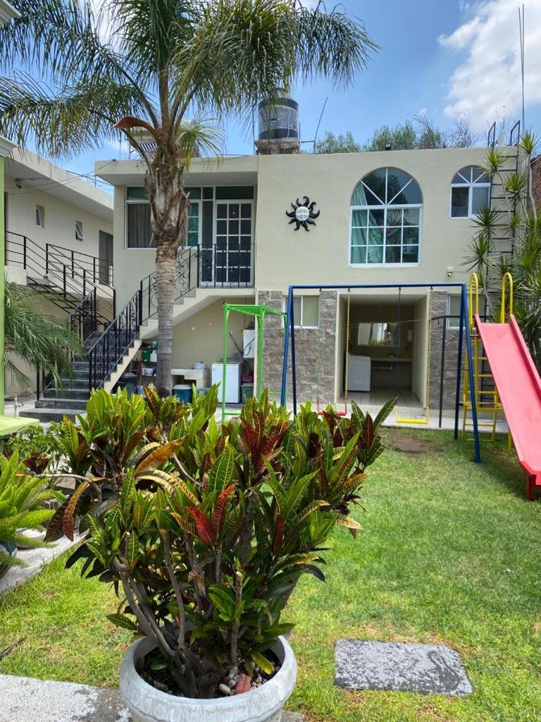 Estancia Santa Fe Celaya  Exterior photo